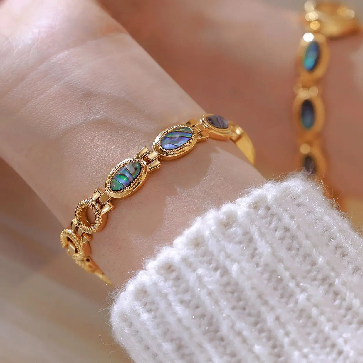 The Shells in Gold