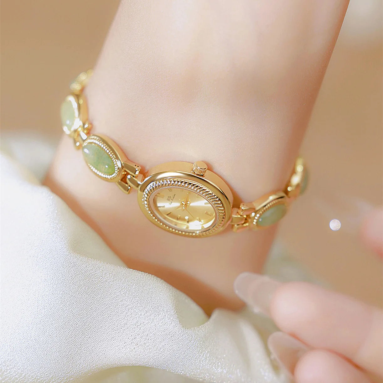 The Jadelette in Gold