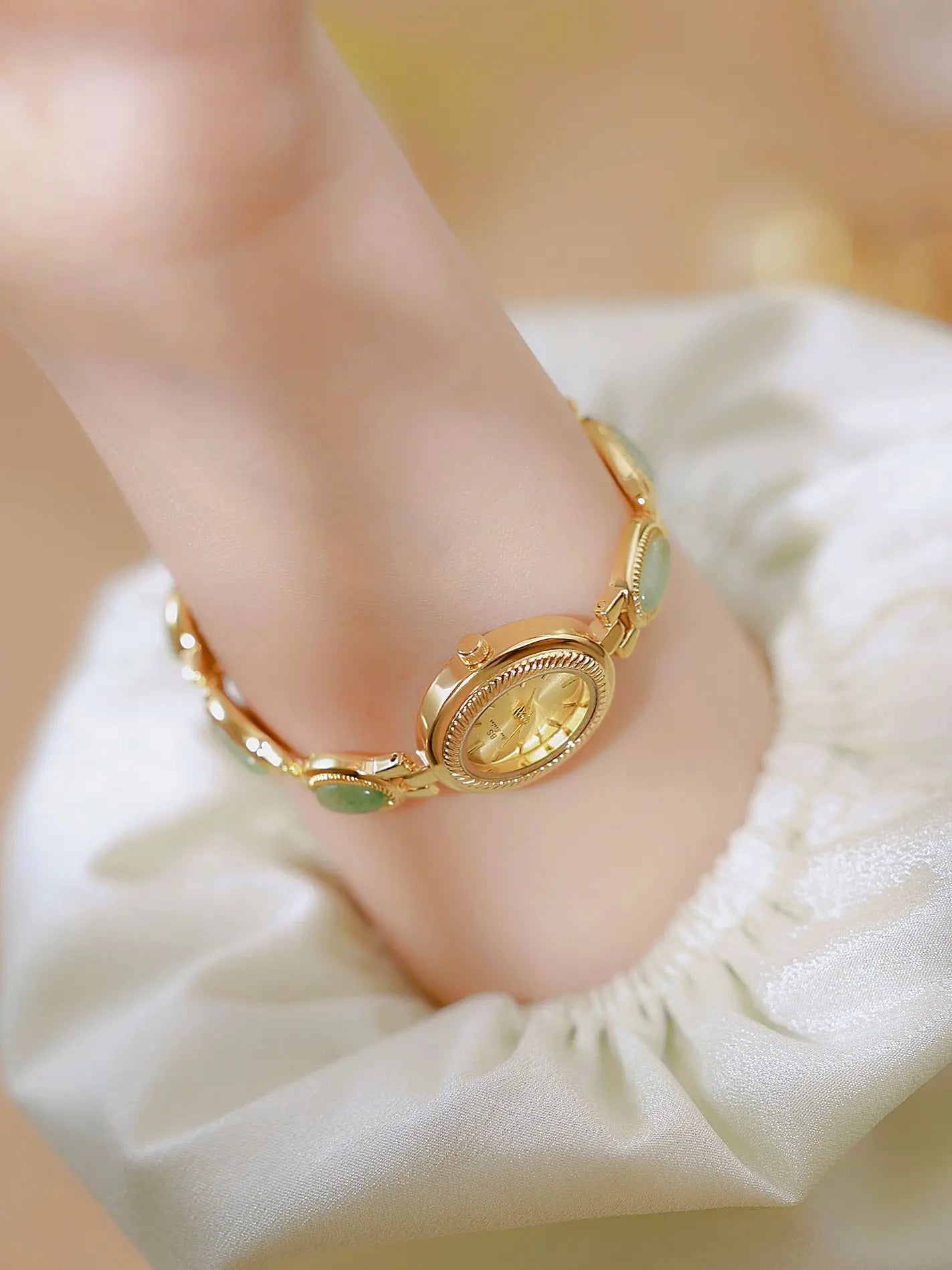 The Jadelette in Gold