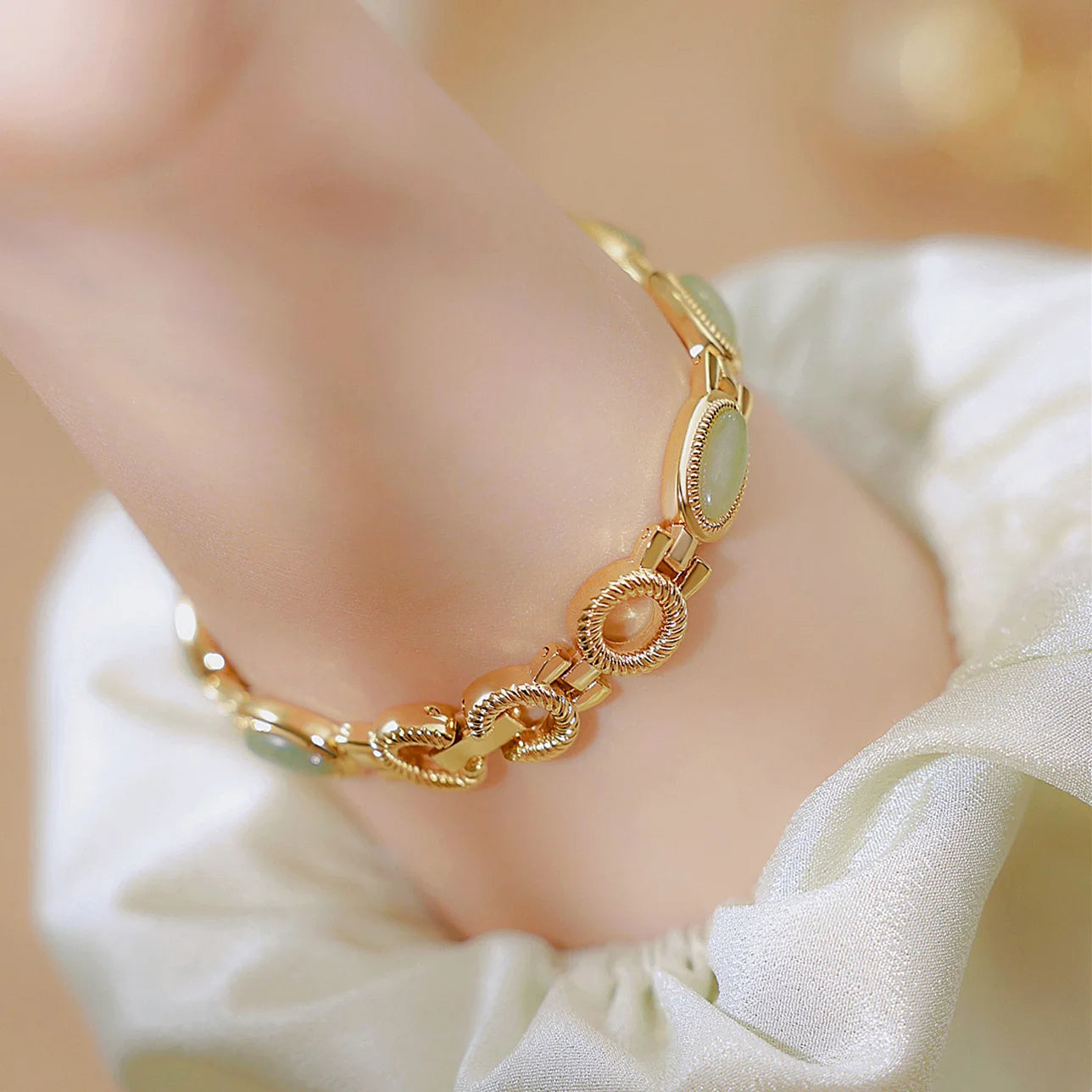 The Jadelette in Gold