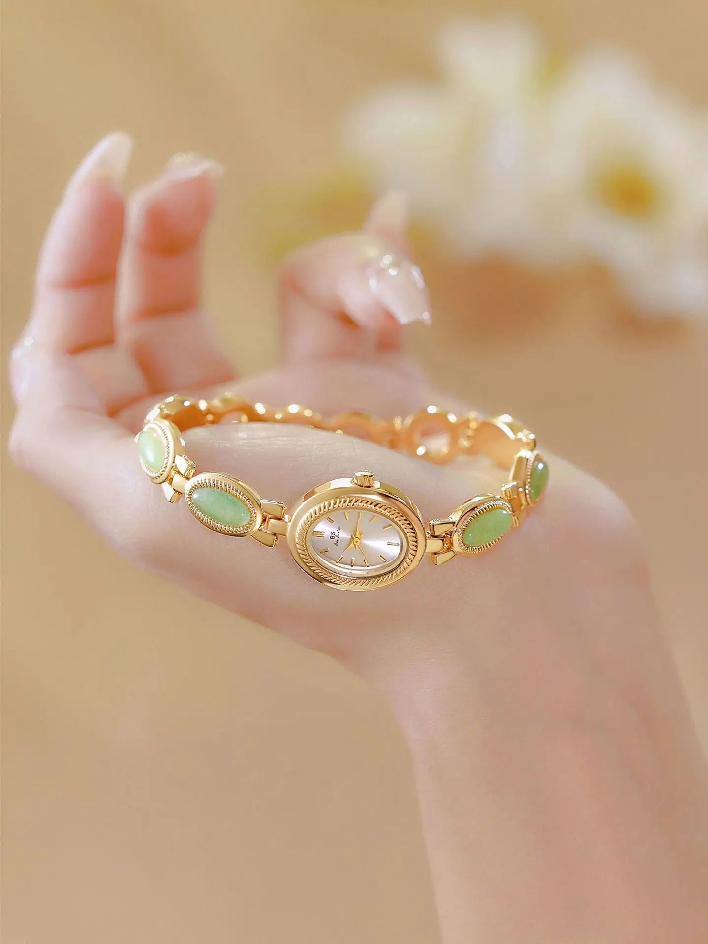 The Jadelette in Gold
