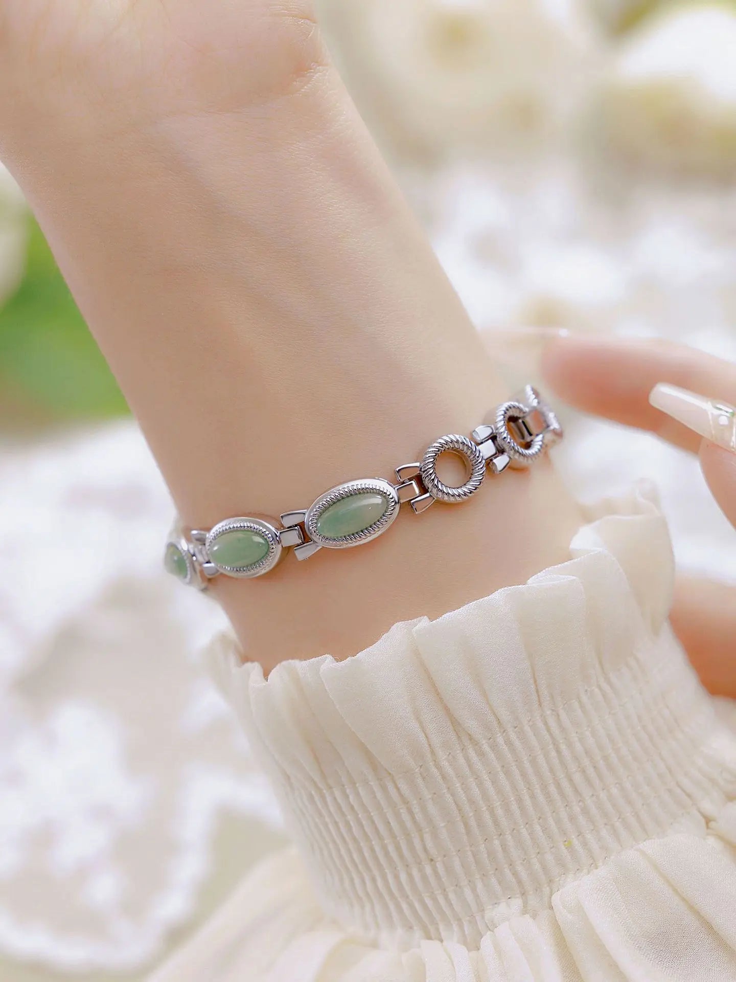 The Jadelette in Silver